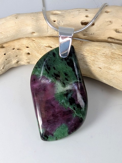 rubyz-p-008 Ruby in Zoisite (Anyolite) Pendant