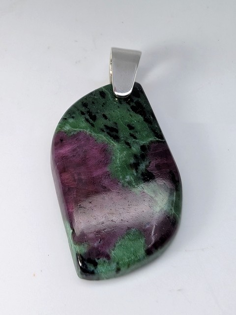 rubyz-p-008 Ruby in Zoisite (Anyolite) Pendant