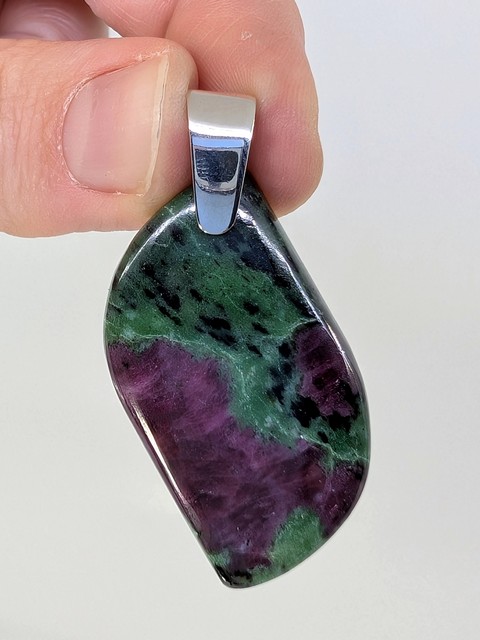 rubyz-p-008 Ruby in Zoisite (Anyolite) Pendant