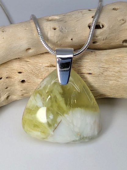 prehn-p-106 Prehnite Pendant